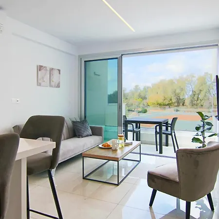 Phaedrus Living - Seaside Executive Flat Harbour 204 Paphos