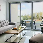 Apartment Phaedrus Living - Seaside Executive Flat Harbour 204 Paphos