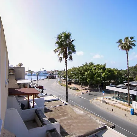 Phaedrus Living - Seaside Executive Flat Harbour 204 Daire